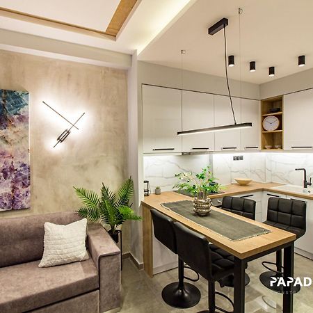 P Deluxe Suites 5 Солун Екстериор снимка